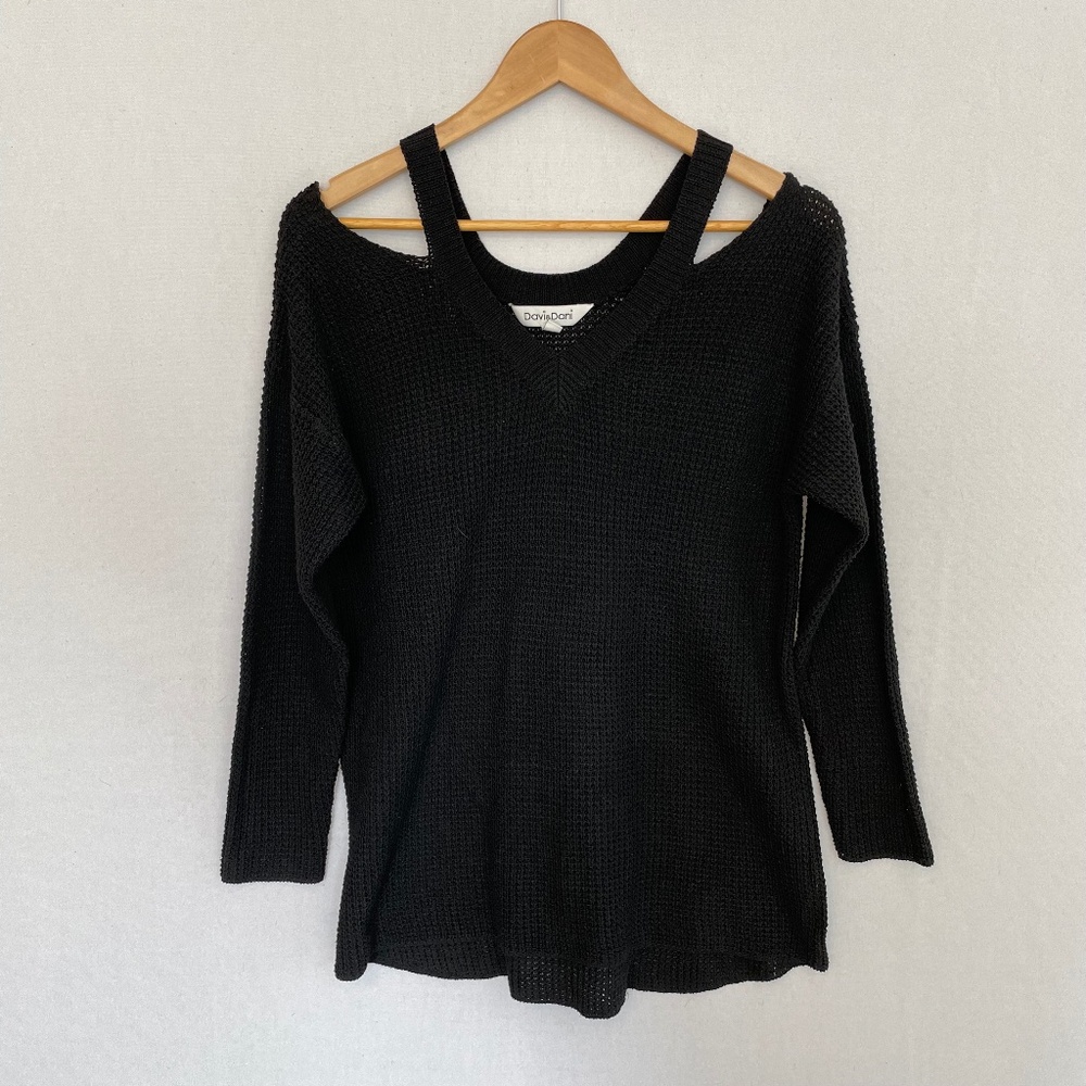 DAVI & DANI Women’s Small Black Waffle Weave Knit Cold Shoulder Sweater